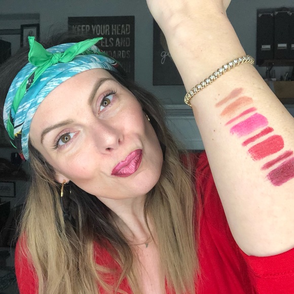 🤩Meet your top-rated Ambassador Posher! 🤩 - Picture 6 of 6